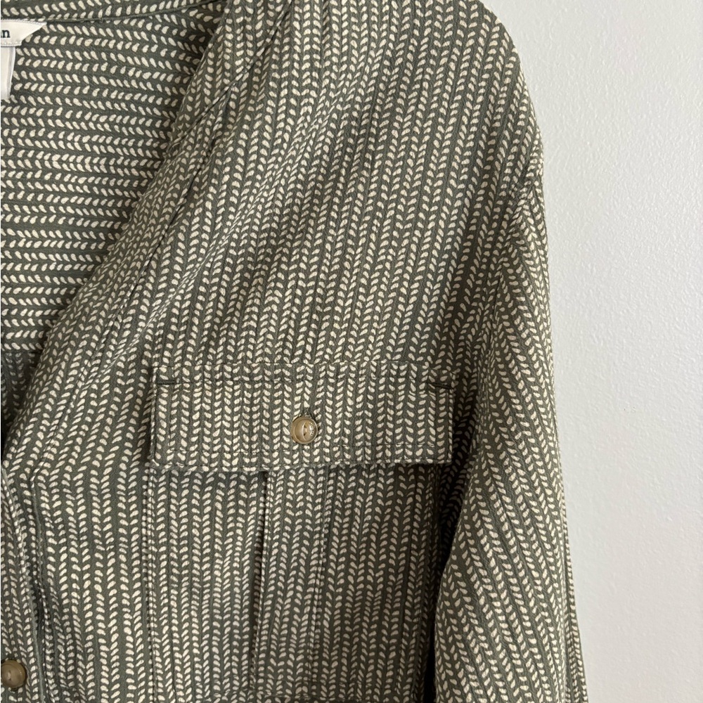 LL Bean Women’s Organic Cotton Crinkle Button zip Shirt Olive Green Size Large - Picture 2 of 6
